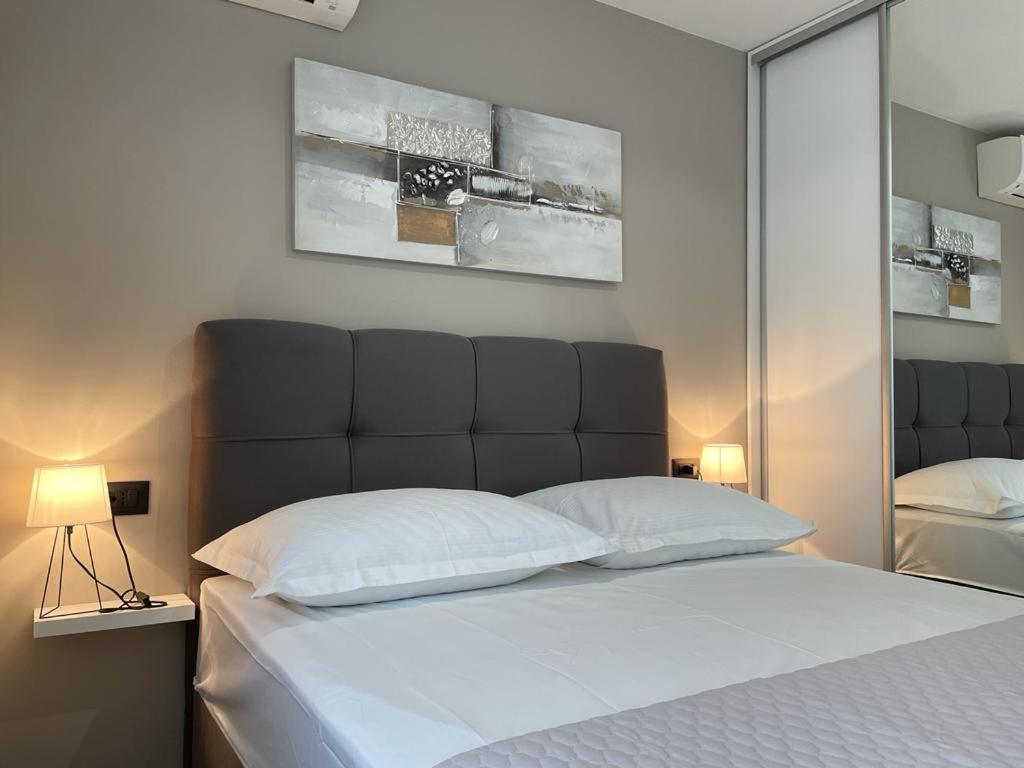 Apartment Linda With Panoramic Sea View Makarska Eksteriør billede