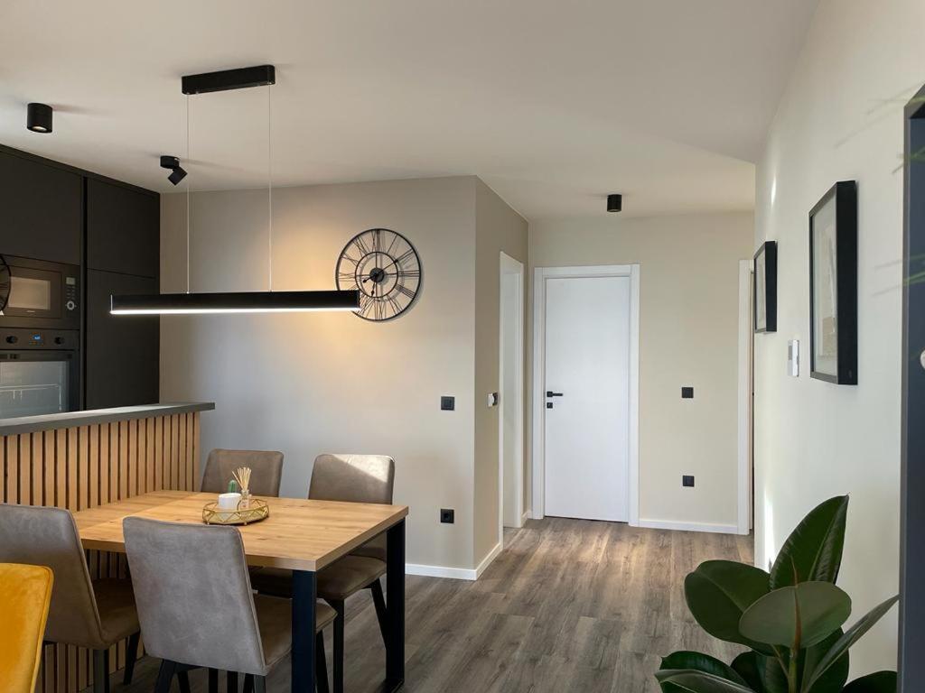 Apartment Linda With Panoramic Sea View Makarska Eksteriør billede